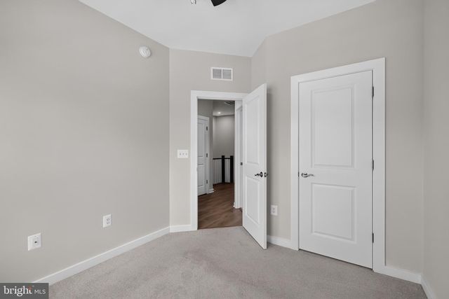 1743 AUTUMN MAPLE LEAF DR, Dumfries, VA 22026