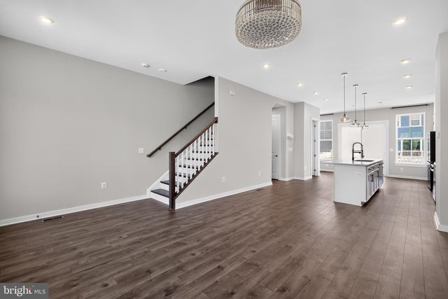 1743 AUTUMN MAPLE LEAF DR, Dumfries, VA 22026