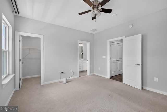 1743 AUTUMN MAPLE LEAF DR, Dumfries, VA 22026