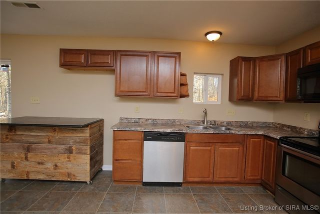 577 E Radio Tower Road, Scottsburg, IN 47170