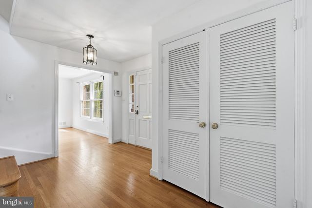 6717 PEMBERTON ST, Bethesda, MD 20817