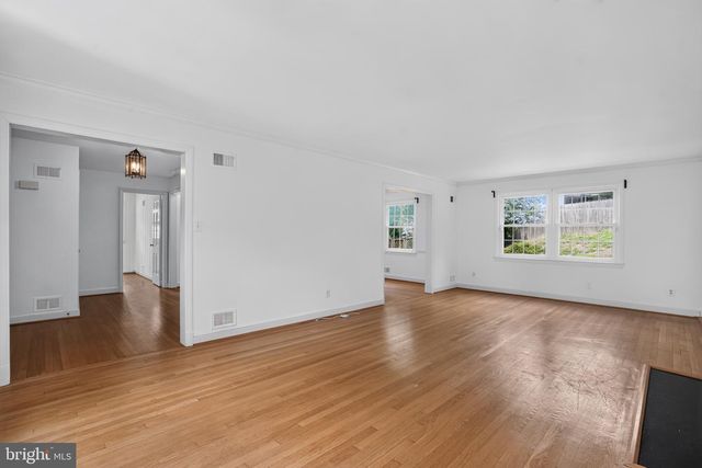 6717 PEMBERTON ST, Bethesda, MD 20817
