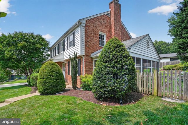 6717 PEMBERTON ST, Bethesda, MD 20817