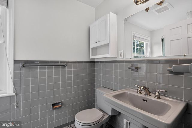 6717 PEMBERTON ST, Bethesda, MD 20817