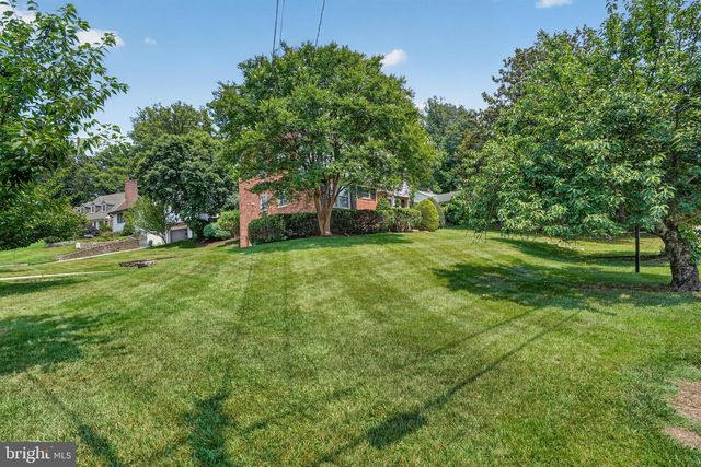 6717 PEMBERTON ST, Bethesda, MD 20817