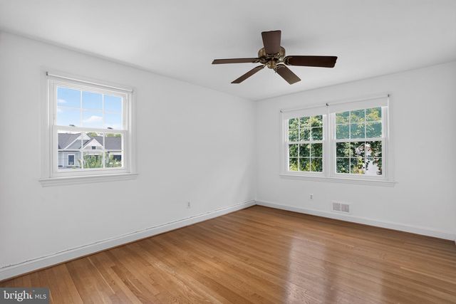 6717 PEMBERTON ST, Bethesda, MD 20817