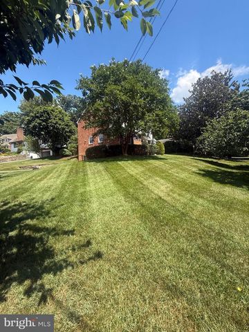 6717 PEMBERTON ST, Bethesda, MD 20817