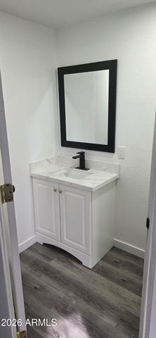 8601 N 71st Avenue 117, Glendale, AZ 85301