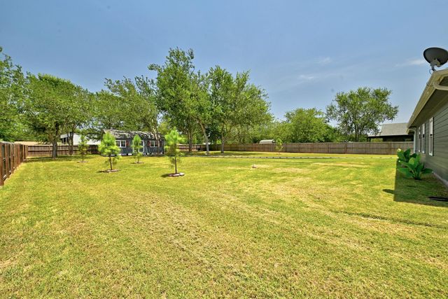 120 Waianae CT, Bastrop, TX 78602