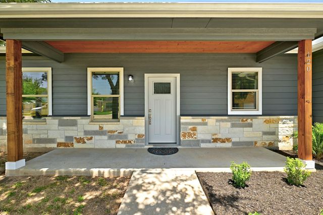 120 Waianae CT, Bastrop, TX 78602