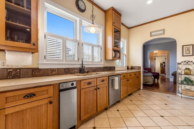 46 N Crest Road, Chattanooga, TN 37404