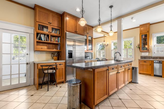 46 N Crest Road, Chattanooga, TN 37404