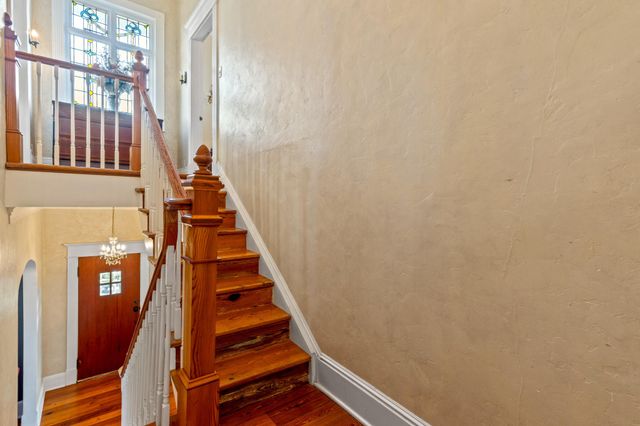 46 N Crest Road, Chattanooga, TN 37404
