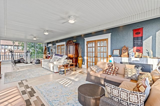 46 N Crest Road, Chattanooga, TN 37404