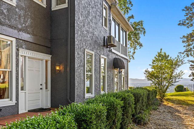 46 N Crest Road, Chattanooga, TN 37404