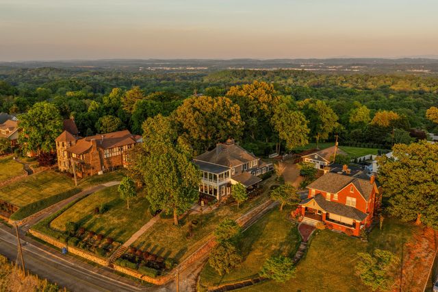 46 N Crest Road, Chattanooga, TN 37404