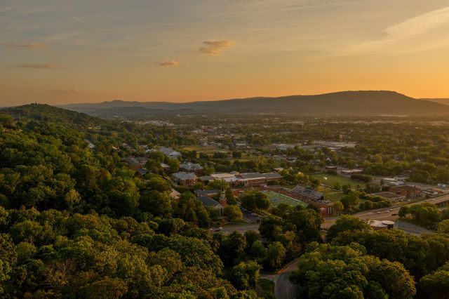 46 N Crest Road, Chattanooga, TN 37404