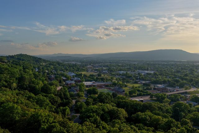 46 N Crest Road, Chattanooga, TN 37404