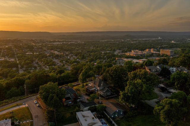 46 N Crest Road, Chattanooga, TN 37404