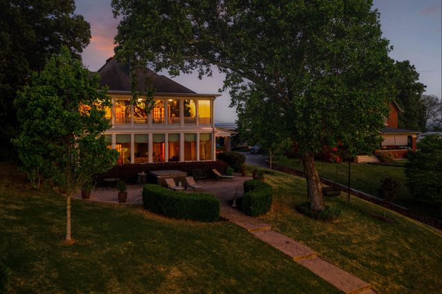 46 N Crest Road, Chattanooga, TN 37404