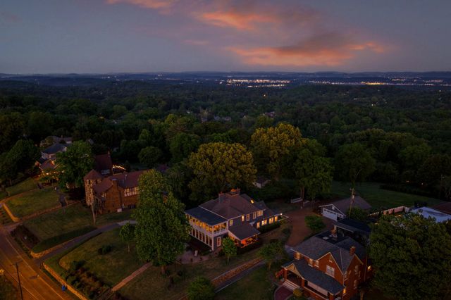 46 N Crest Road, Chattanooga, TN 37404