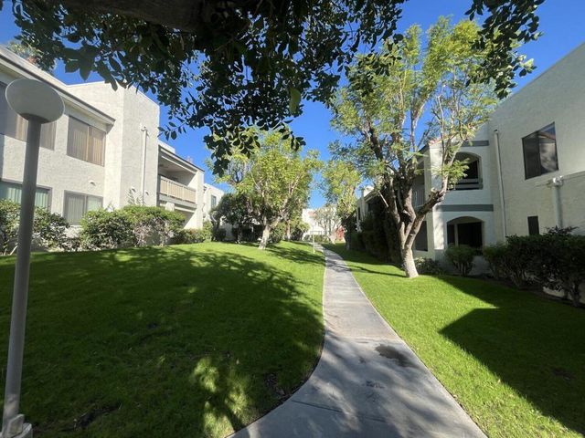 1725 N Via Miraleste 2124, Palm Springs, CA 92262