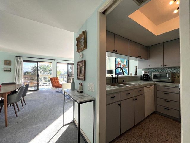 1725 N Via Miraleste 2124, Palm Springs, CA 92262