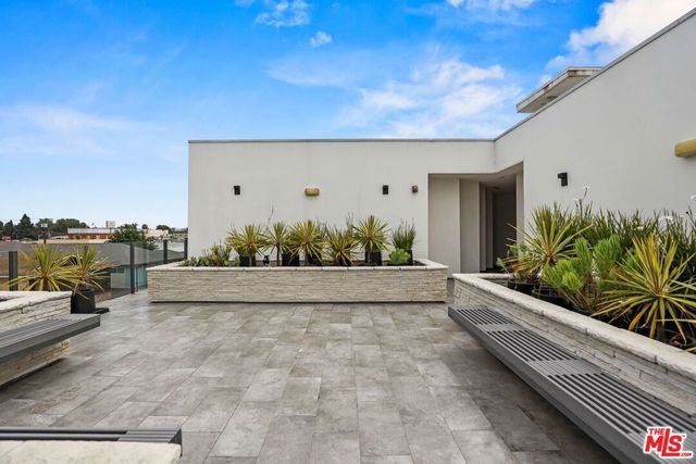 1515 Colby 215, Los Angeles, CA 90025