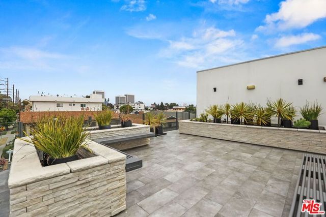 1515 Colby 215, Los Angeles, CA 90025