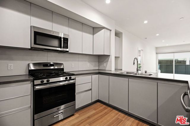 1515 Colby 215, Los Angeles, CA 90025