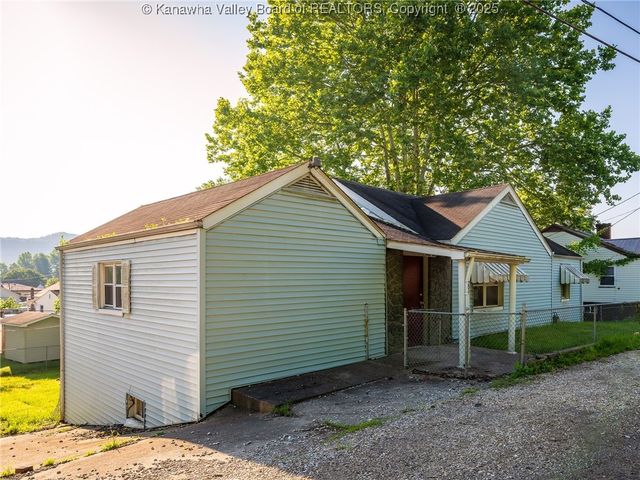 204 Winfield Road, St Albans, WV 25711