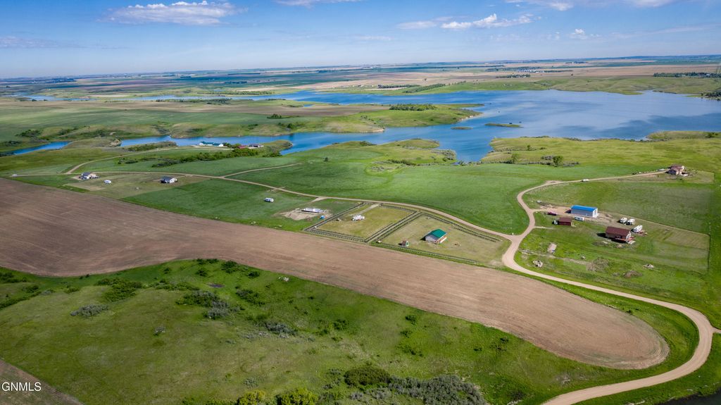 5029 12b Street NW, Garrison, ND 58540 photo 7