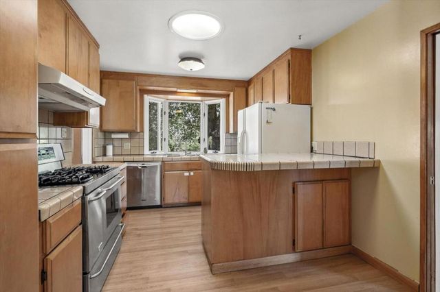 20615 LEONARD Road, Saratoga, CA 95070