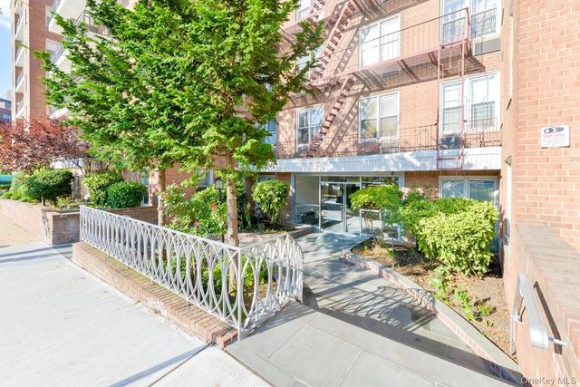 67-50 Thornton Place 1F, Forest Hills, NY 11375