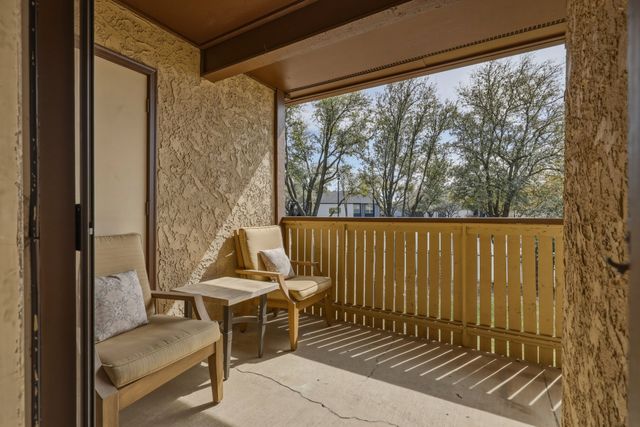 1900 Cloisters Drive 322, Arlington, TX 76011