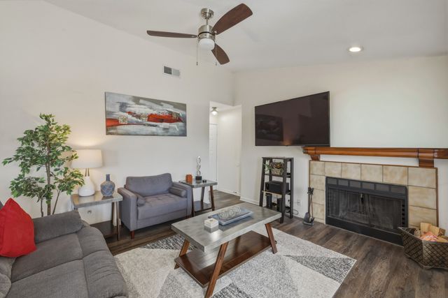 1900 Cloisters Drive 322, Arlington, TX 76011