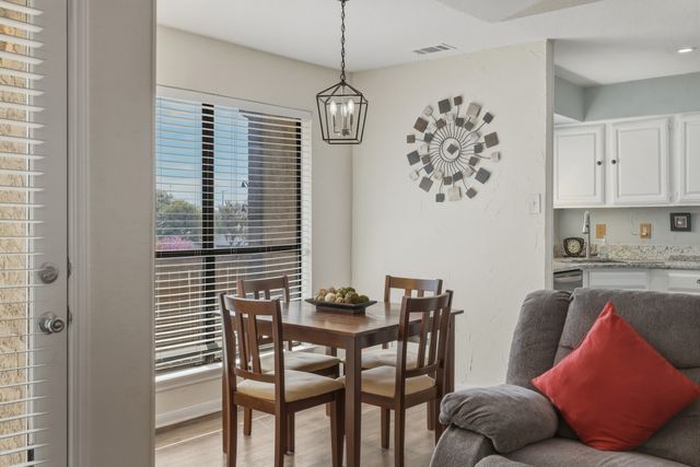 1900 Cloisters Drive 322, Arlington, TX 76011