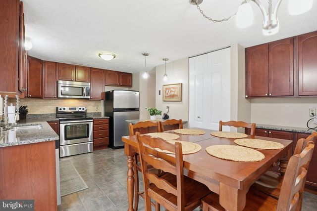 7887 MANSION HOUSE XING, Pasadena, MD 21122