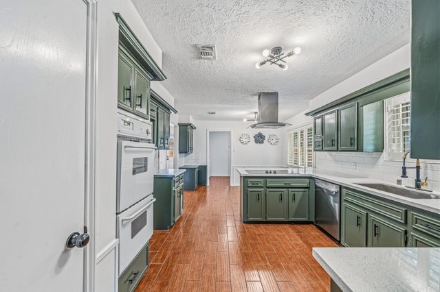 16517 De Lozier Street, Jersey Village, TX 77040