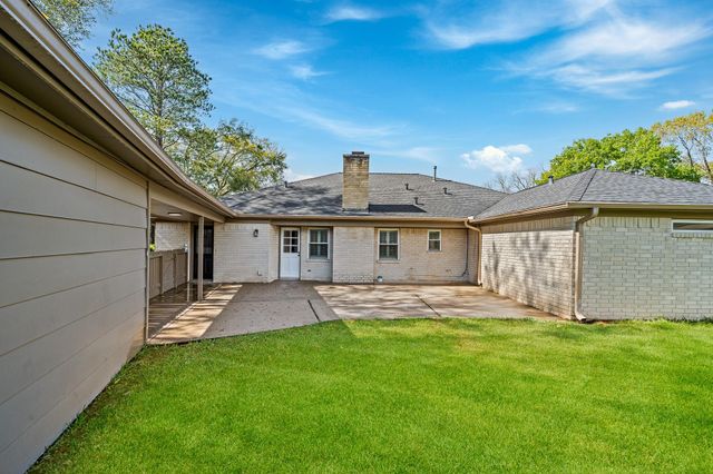 16517 De Lozier Street, Jersey Village, TX 77040