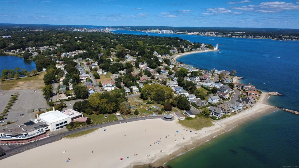 1092 Ocean Avenue, New London, CT 06320