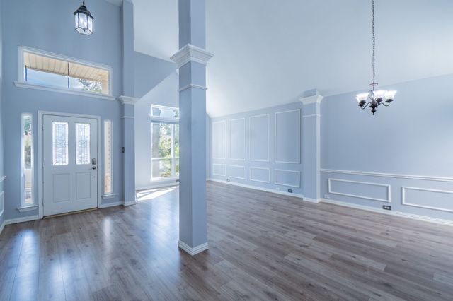 802 Crest Ridge Court, Irving, TX 75061
