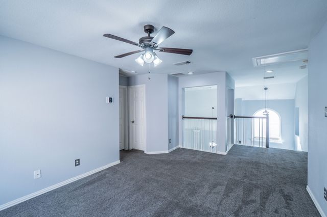 802 Crest Ridge Court, Irving, TX 75061