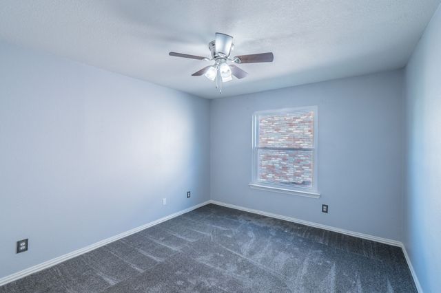 802 Crest Ridge Court, Irving, TX 75061