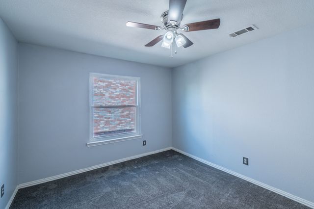 802 Crest Ridge Court, Irving, TX 75061
