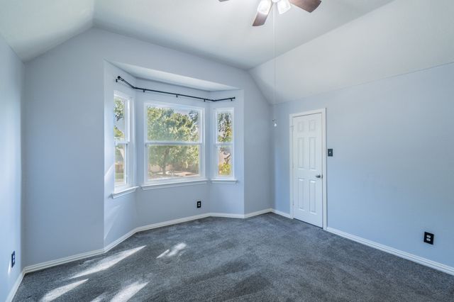 802 Crest Ridge Court, Irving, TX 75061