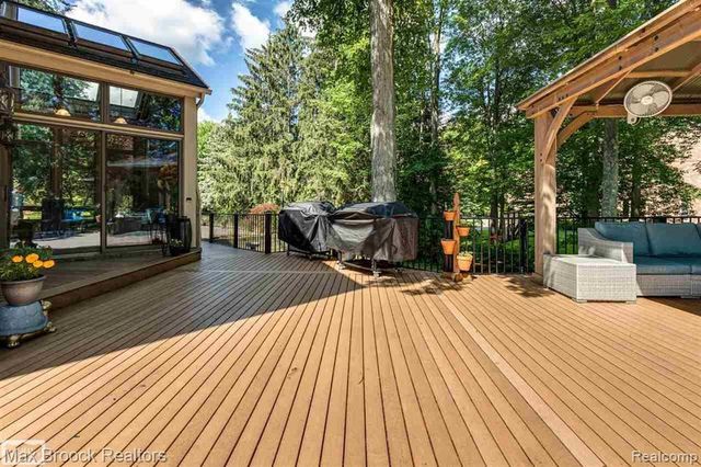 55618 Lordona Lane, Shelby Twp, MI 48315