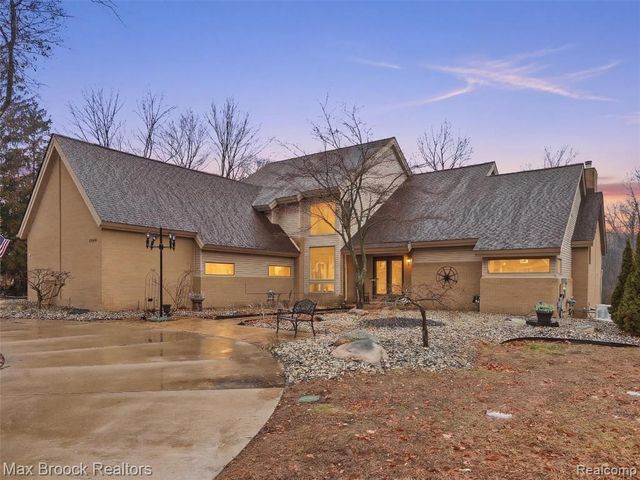 55618 Lordona Lane, Shelby Twp, MI 48315