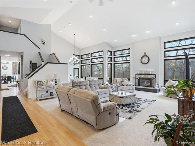 55618 Lordona Lane, Shelby Twp, MI 48315