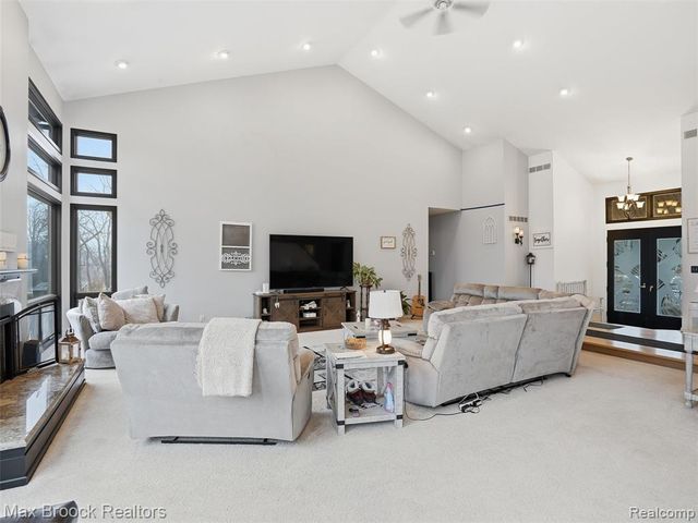 55618 Lordona Lane, Shelby Twp, MI 48315